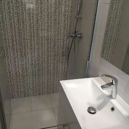 شقة Dom W Krokusach Goscinne Nowe Bystre